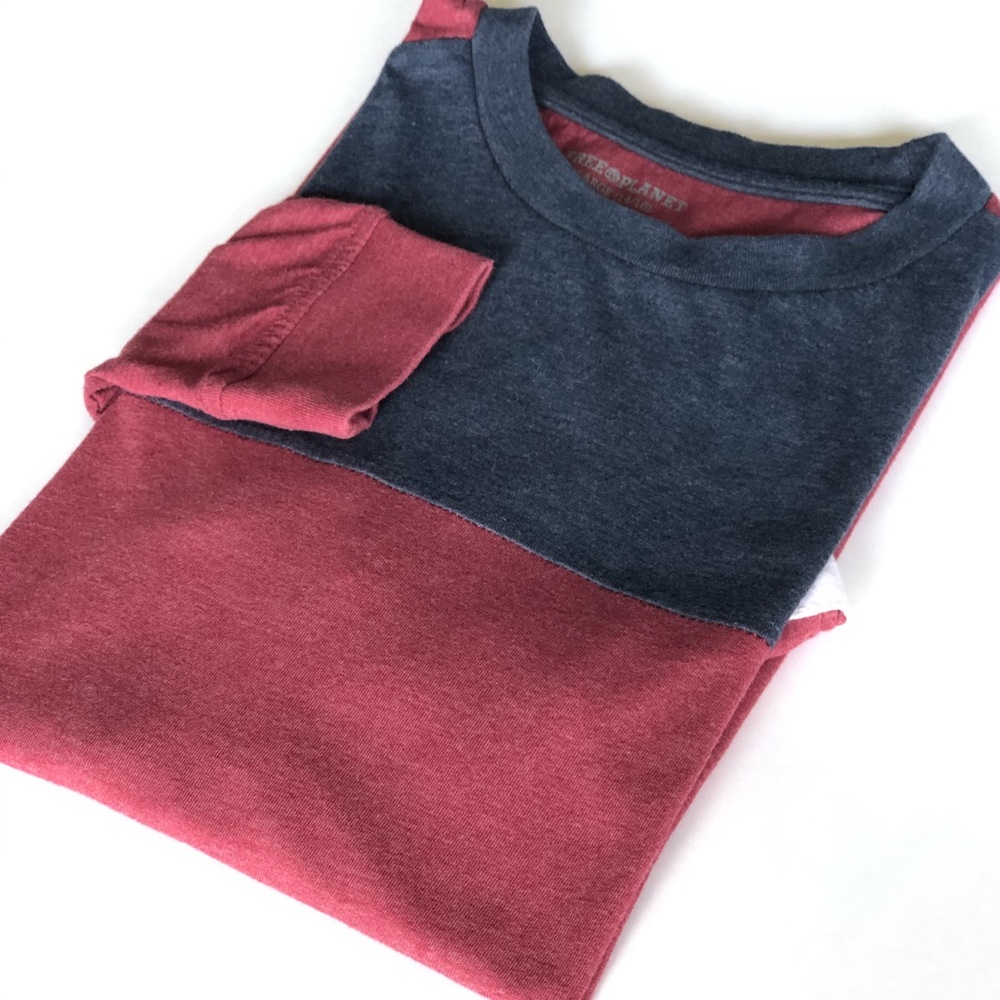 Free Planet Kids T-Shirt Long Sleeve Crewneck L